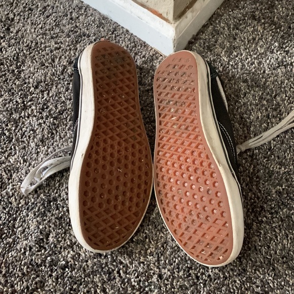 Vans - Picture 3 of 5